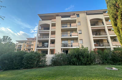 Location Aix Est proche lycée Cezanne LC Gestion vous propose dans une résidence standing un appartement de type 1 avec grande terrasse plein sud et parking privé. — photo du bien