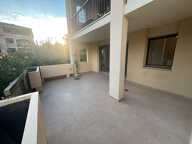 Location Aix Est proche lycée Cezanne LC Gestion vous propose dans une résidence standing un appartement de type 1 avec grande terrasse plein sud et parking privé. — photo 2