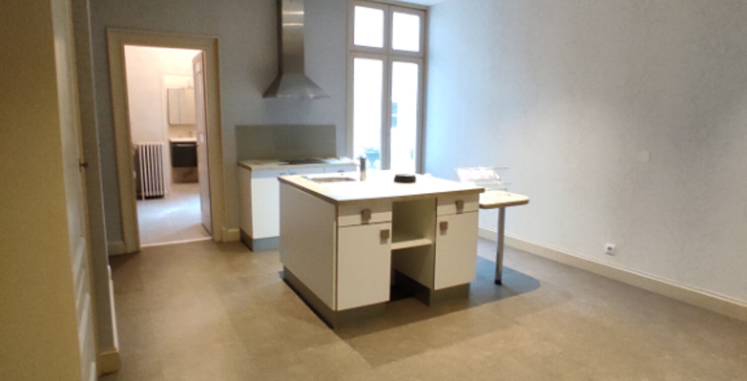 T2 DE 54 m² EN CENTRE VILLE — photo 1