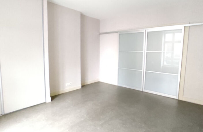 T2 DE 54 m² EN CENTRE VILLE — photo 5