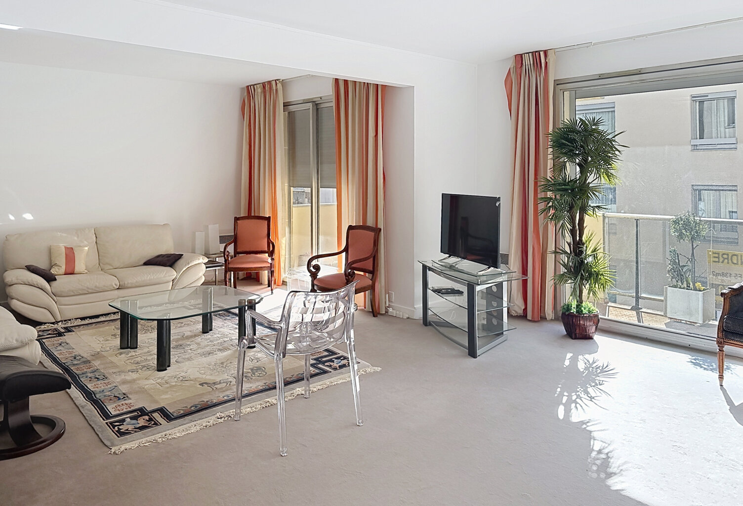 APPARTEMENT TRAVERSANT DE 137 M2 ASCENSEUR, BALCON TERRASSE, — photo 1