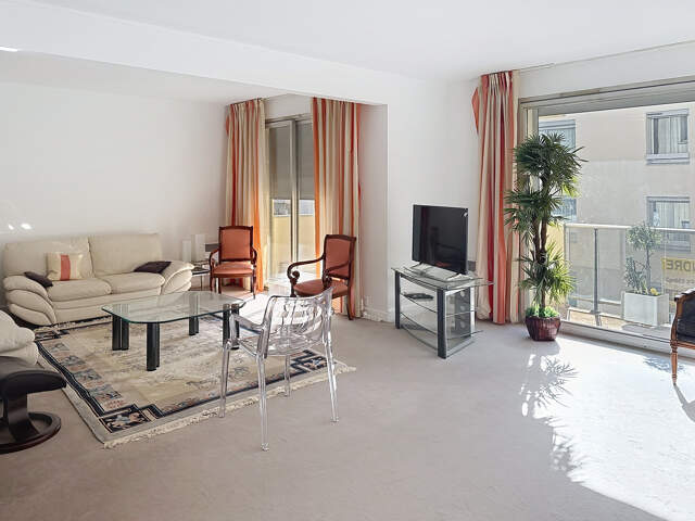 APPARTEMENT TRAVERSANT DE 137 M2 ASCENSEUR, BALCON TERRASSE, — photo du bien
