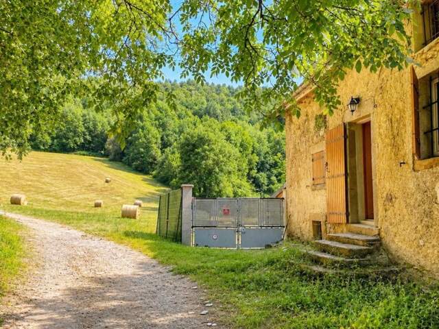 Maison familiale dans un hameau isolé  Calme et nature garantis — photo du bien