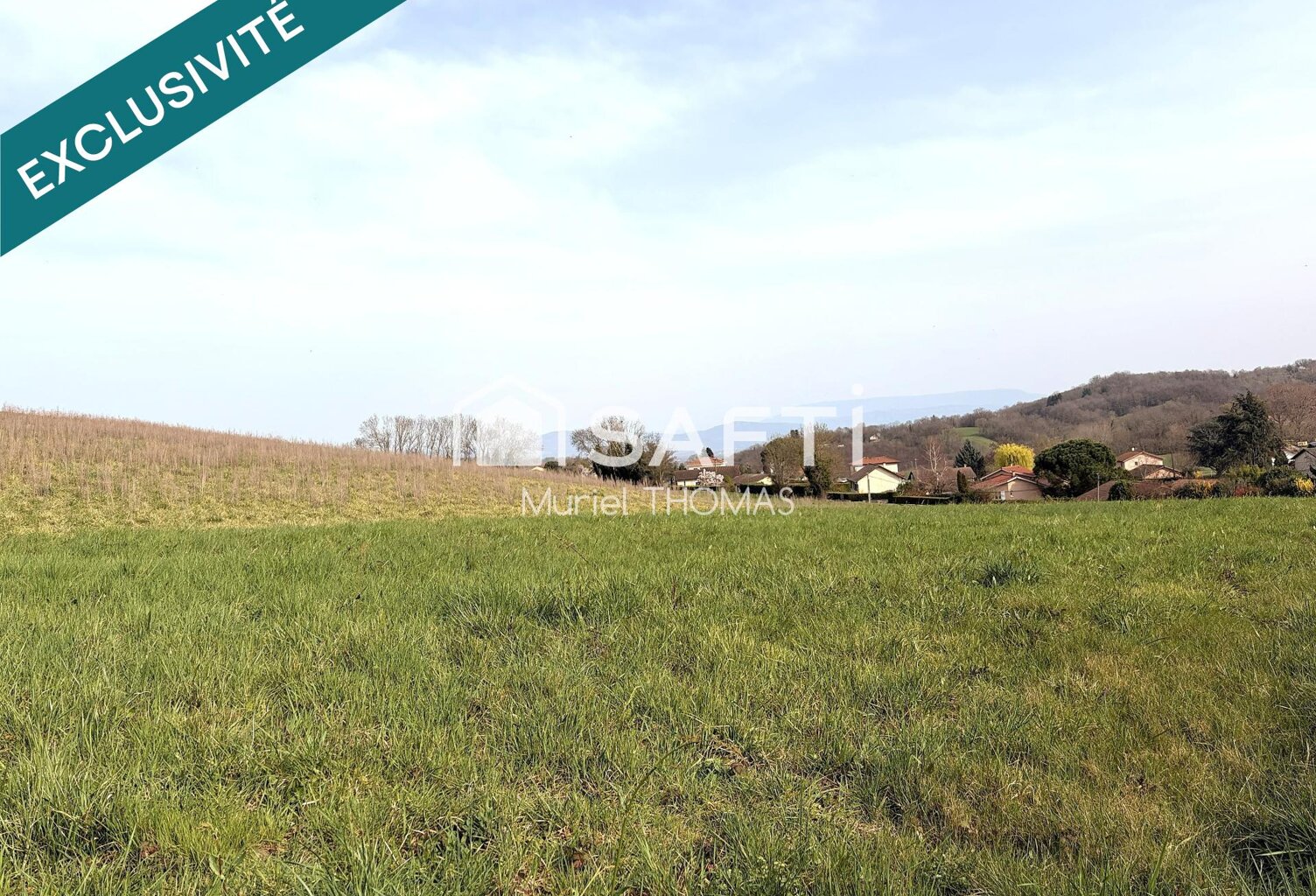 SAINT-CHEF  Terrain constructible 2 100 m²  Vue dégagée — photo 1