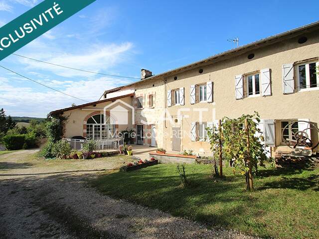 Bâtisse avec 2 habitations - 3 hangars  Dépendances — photo du bien