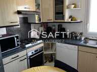 Bel appartement T3 de 78 m² à Angers, idéalement situé à proximité immédiate d'un centre commercial, alliant confort, fonctionnalité et vie pratique au quotidien — photo 2