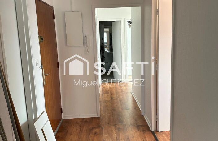 Bel appartement T3 de 78 m² à Angers, idéalement situé à proximité immédiate d'un centre commercial, alliant confort, fonctionnalité et vie pratique au quotidien — photo 3