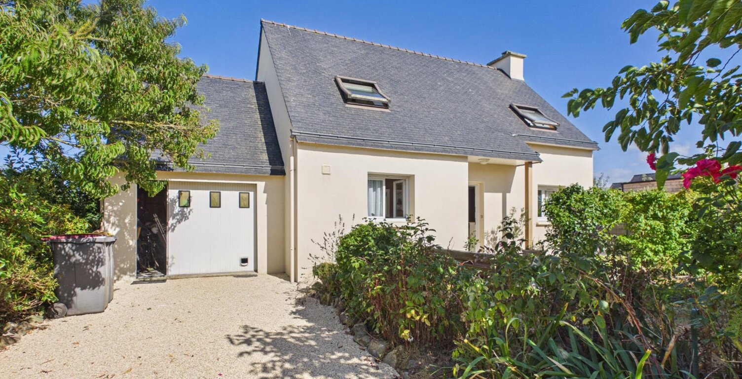 Saint-Pol-de-Léon  Tout à pied ! Contemporaine avec vie de plain-pied, jardin paysagé et fort potentiel — photo 1