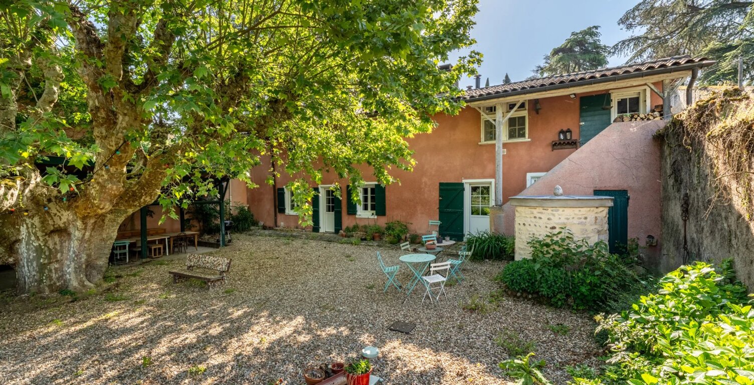 Vente maison 7 pièces 220 m² Saint-Bernard (01600) — photo 1