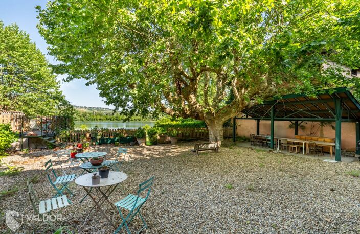 Vente maison 7 pièces 220 m² Saint-Bernard (01600) — photo 2
