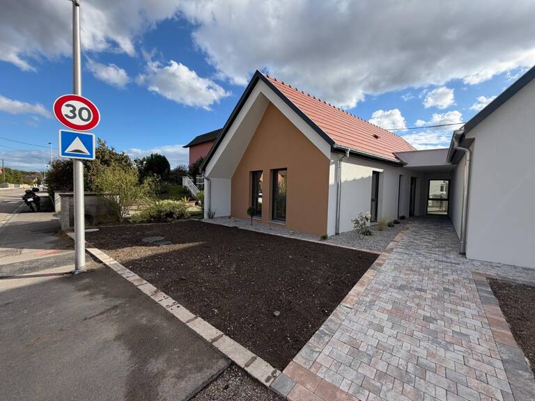 Maison contemporaine de plain-pied  115 m²  Bootzheim — photo 1