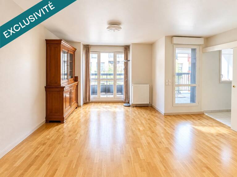 LA PLAINE - APPARTEMENT AVEC BALCON ET PARKING — photo 1