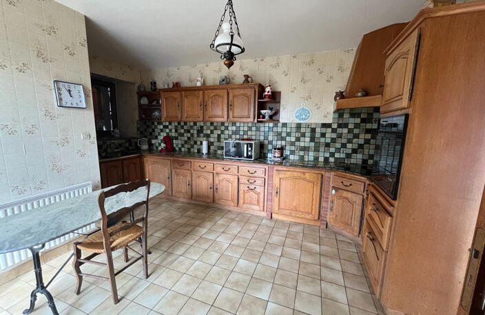 Maisons - 180m² - 9 pièces — photo 3