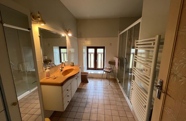 Maisons - 180m² - 9 pièces — photo 5
