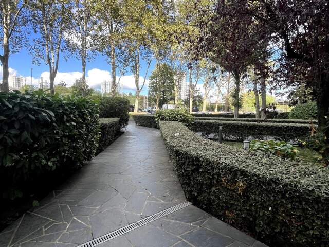 Appartement 3 pièces de 65m2 avec Balcon — photo du bien