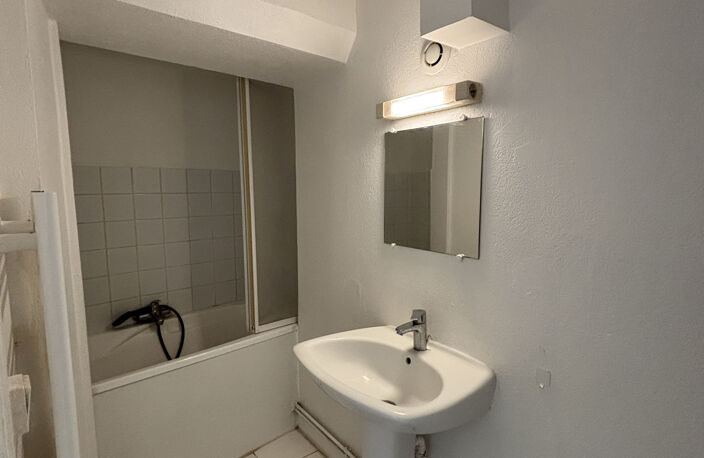 Centre d'Oullins, Charmant appartement T2 — photo 3