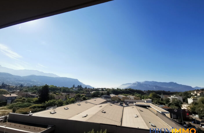 T3 en dernier étage avec vue montagnes — photo 3