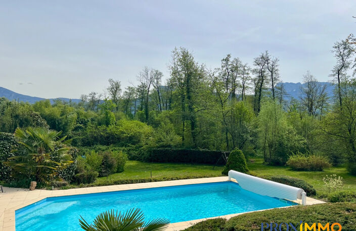 Maison familiale de 155 m² avec piscine et terrain arboré — photo 5