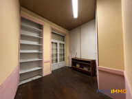Local au RDC avec vitrine sur rue  61 m² + cave 25 m²  i — photo 4