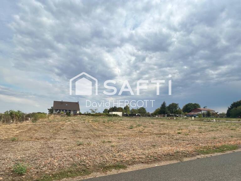 Terrain constructible 698 m² borné et viabilisé  À 10 min de Mer — photo 1