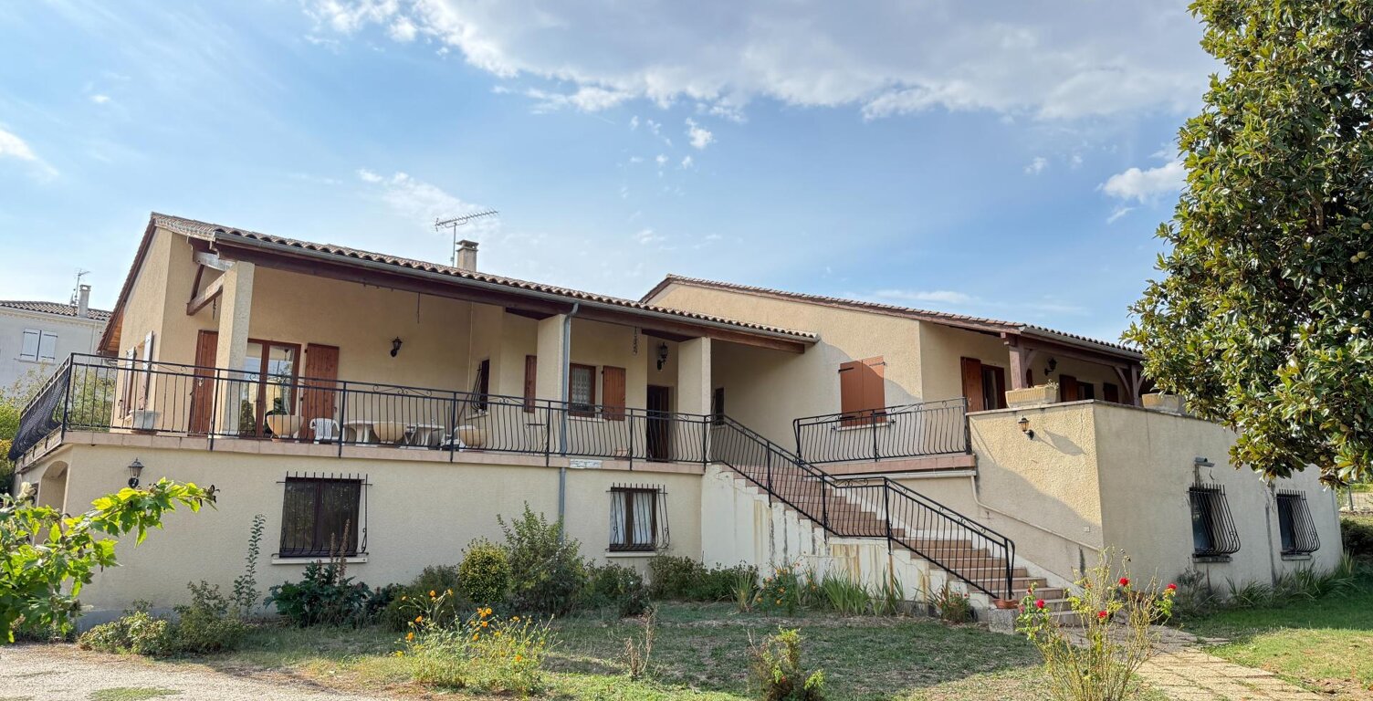 Grande maison avec terrain arboré — photo 1