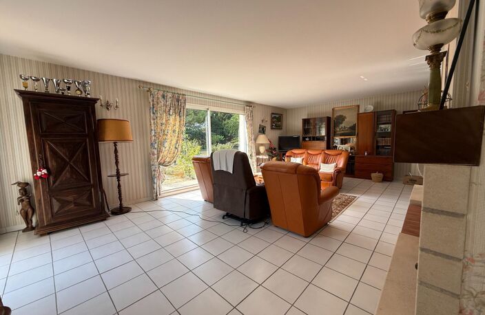 Grande maison avec terrain arboré — photo 2