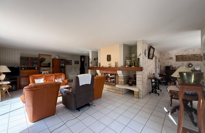 Grande maison avec terrain arboré — photo 3