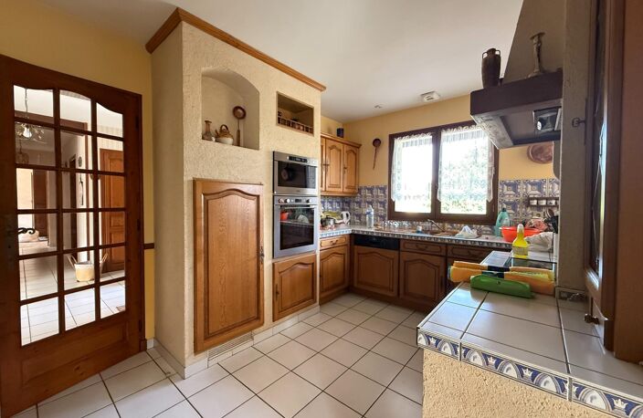 Grande maison avec terrain arboré — photo 4