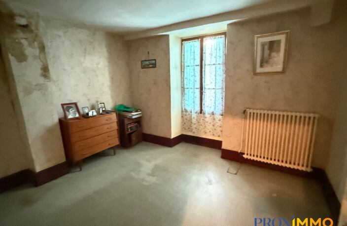 Maison à fort potentiel à rénover au coeur de Miribel-les-Éc — photo 5