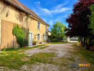 Maison ancienne pleine de charme avec jardin clos et dépendance — photo 2