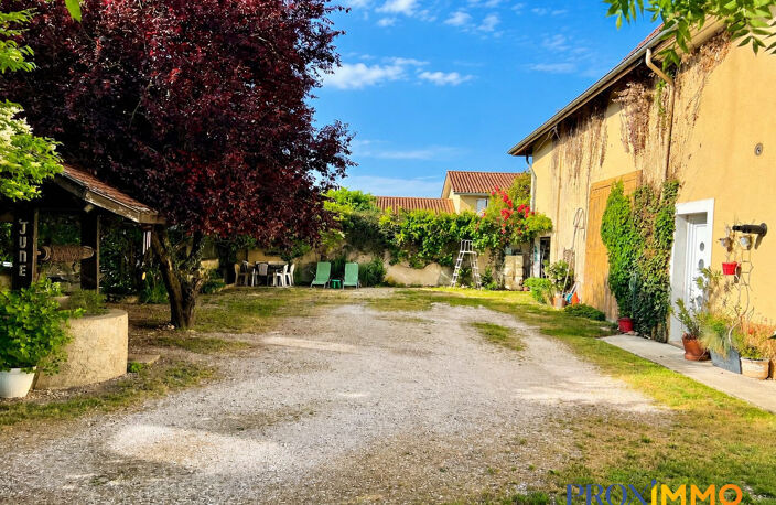Maison ancienne pleine de charme avec jardin clos et dépendance — photo 3