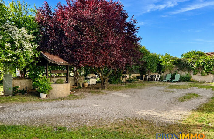 Maison ancienne pleine de charme avec jardin clos et dépendance — photo 4