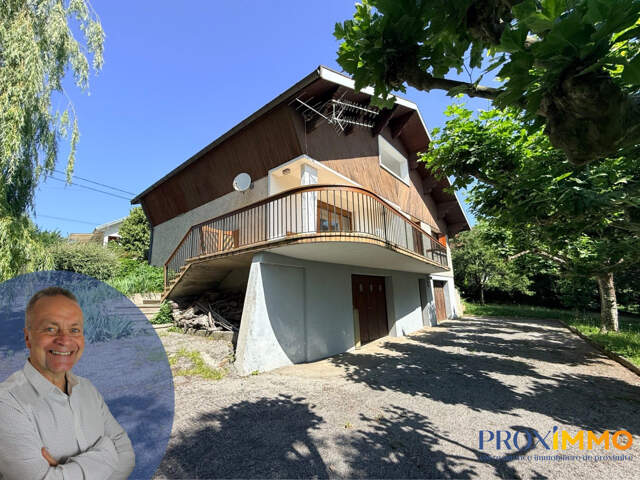 Grande villa sur sous sol au calme sur 888 m² de terrain a prox — photo du bien