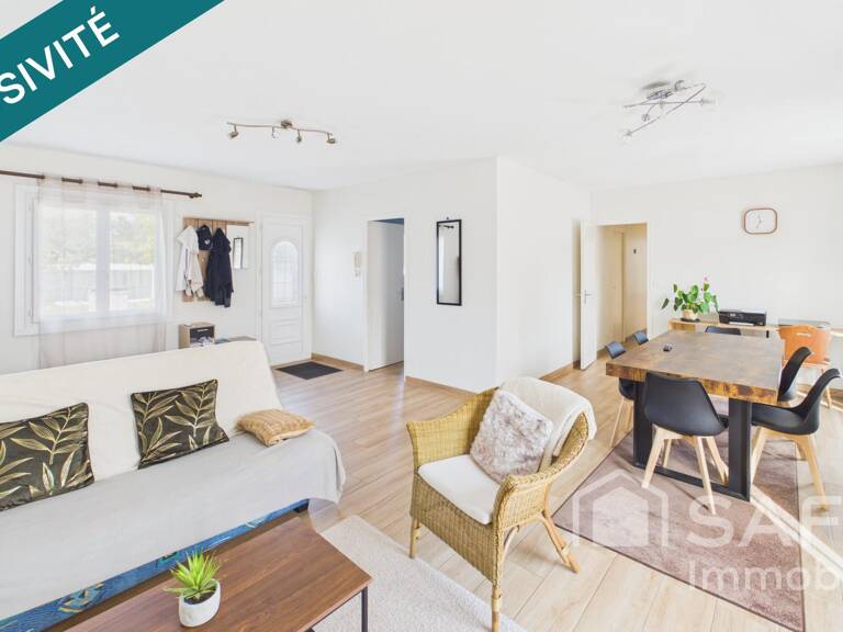 Maison de plain-pied au calme, entièrement rénovée, sur terrain de 1 264 m². — photo 1