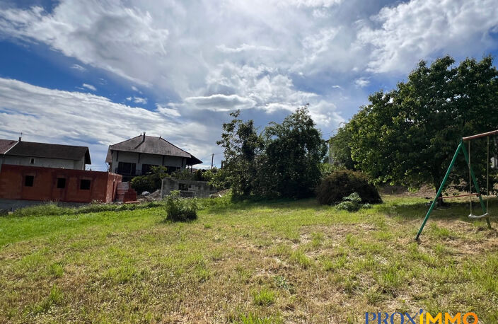 Terrain constructible de 697 m²  Hors lotissement  Vue d? — photo 3