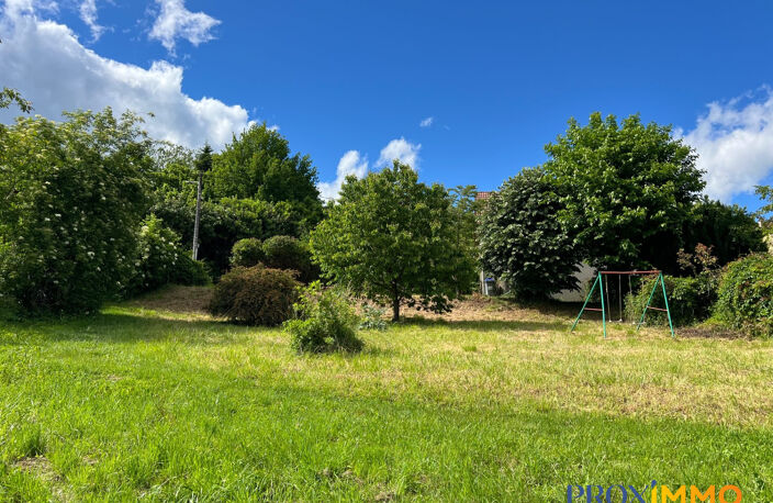 Terrain constructible de 697 m²  Hors lotissement  Vue d? — photo 4