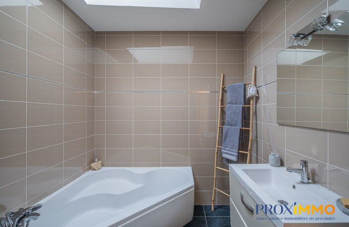 Maison d'architecte avec piscine et vue panoramique — photo 5