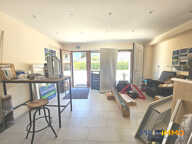 Local commercial avec bureaux, zone de stockage et stationnement — photo 3