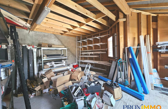 Local commercial avec bureaux, zone de stockage et stationnement — photo 4