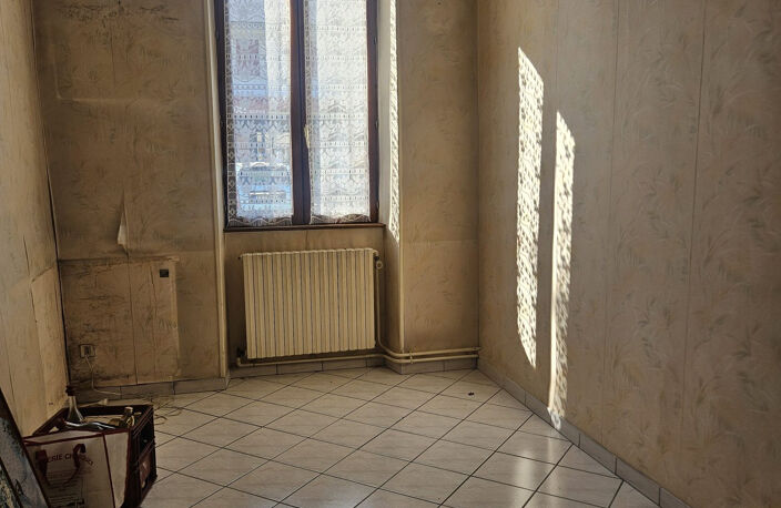 Maison en pierre de caractère à rénover  135 m² et fort p — photo 2