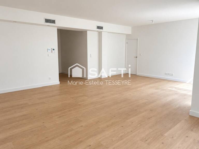 Saint Augustin  Élégant T4 de 137,9m2 entièrement rénové avec patio de 30 m² et garage de 15m2 — photo 1