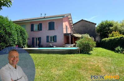 Maison avec piscine de 130 m² sur 970 m² de terrain — photo du bien