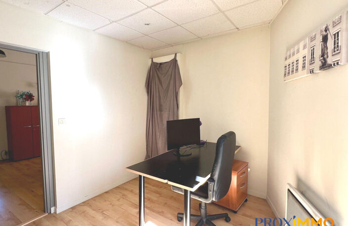 Local commercial avec belle visibilité  La Buisse — photo 3