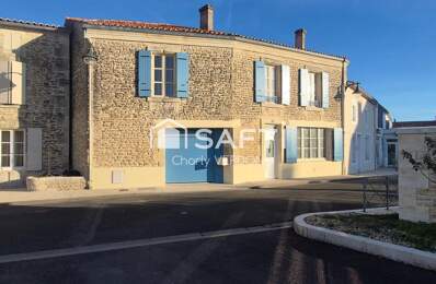 Maison avec étage en plein bourg de Loulay — photo du bien