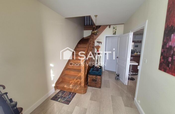 Maison avec étage en plein bourg de Loulay — photo 4