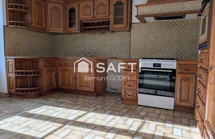 Charroux  Maison de ville 4 chambres, habitable sans travaux — photo 2