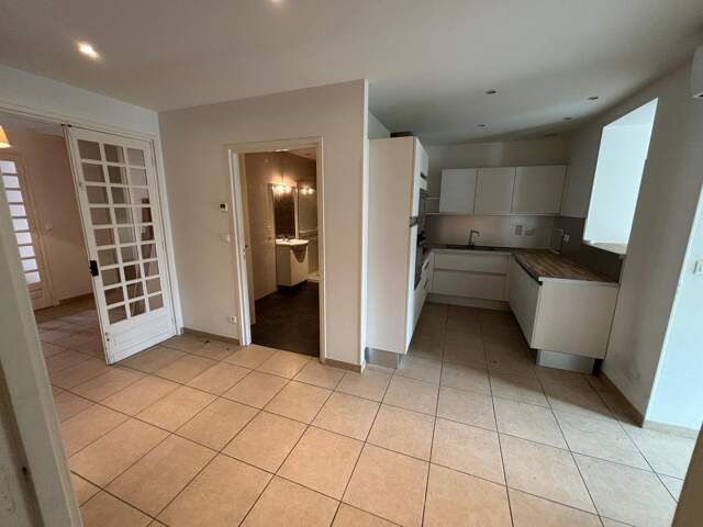 Bel appartement en rez de jardin — photo du bien