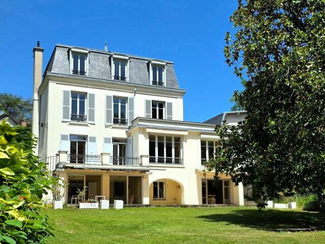 Demeure 10 pièces avec parc de 5235 m2 — photo du bien