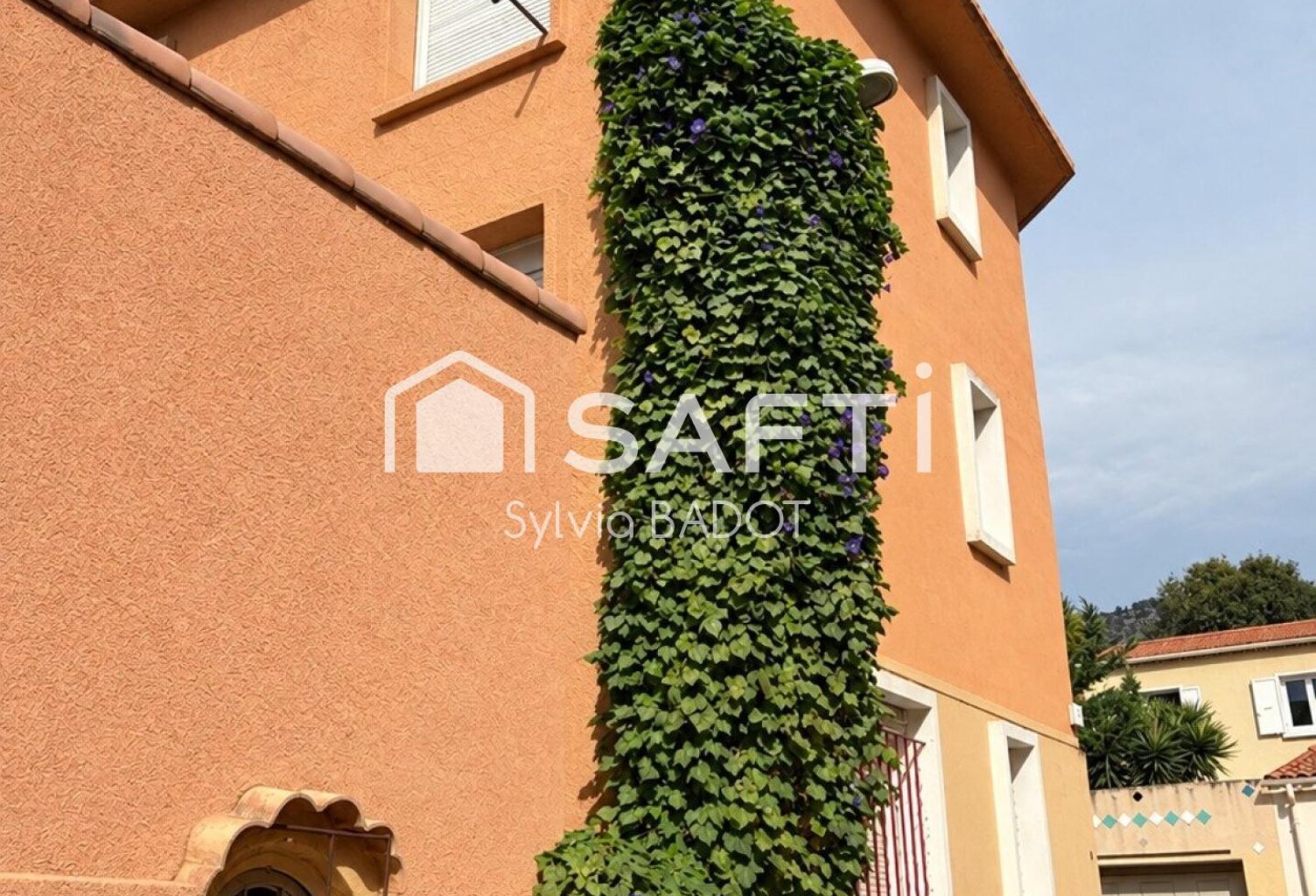 TOULON SIBLAS APPARTEMENT T2 DANS PETITE COPROPRIETE — photo 1