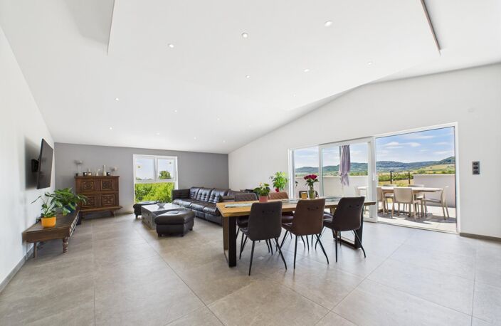 Maison individuelle, 8 garages, jardin — photo 2